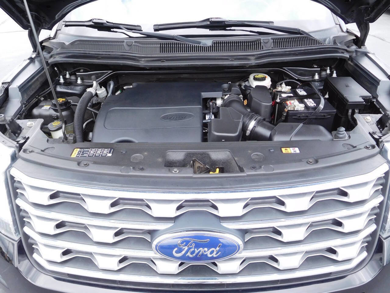 Used 2016 Ford Explorer Limited image 8
