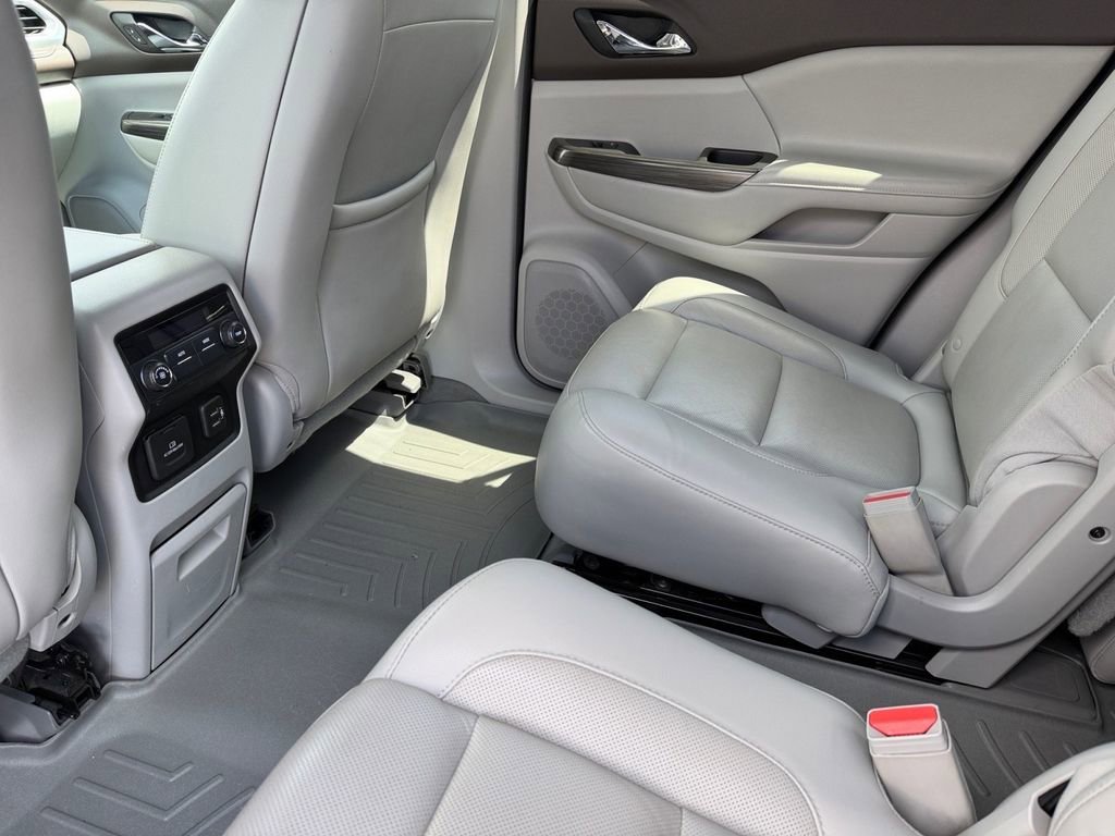 Used 2019 GMC Acadia SLT image 14