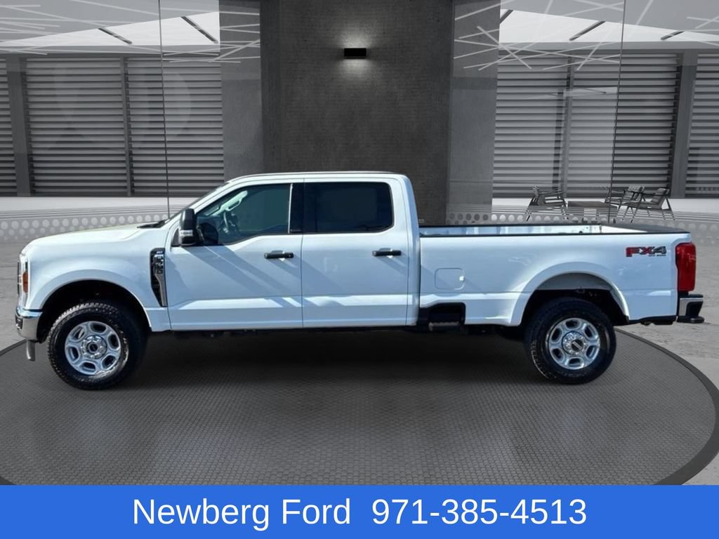 Used 2025 Ford F350 XLT w/ FX4 Off-Road Package AWD/4WD image 8