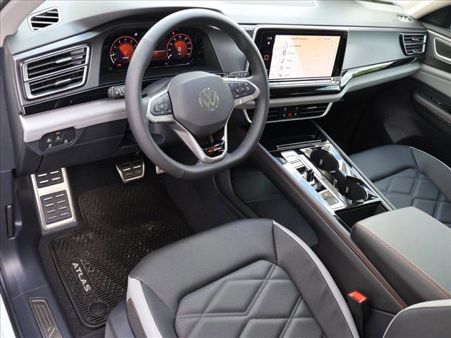 New 2026 Volkswagen Atlas Peak Edition AWD/4WD image 3