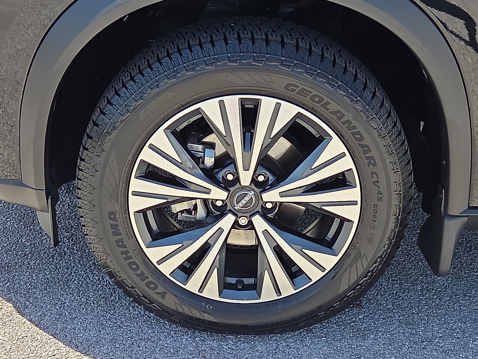 Used 2023 Nissan Rogue SV AWD/4WD image 7