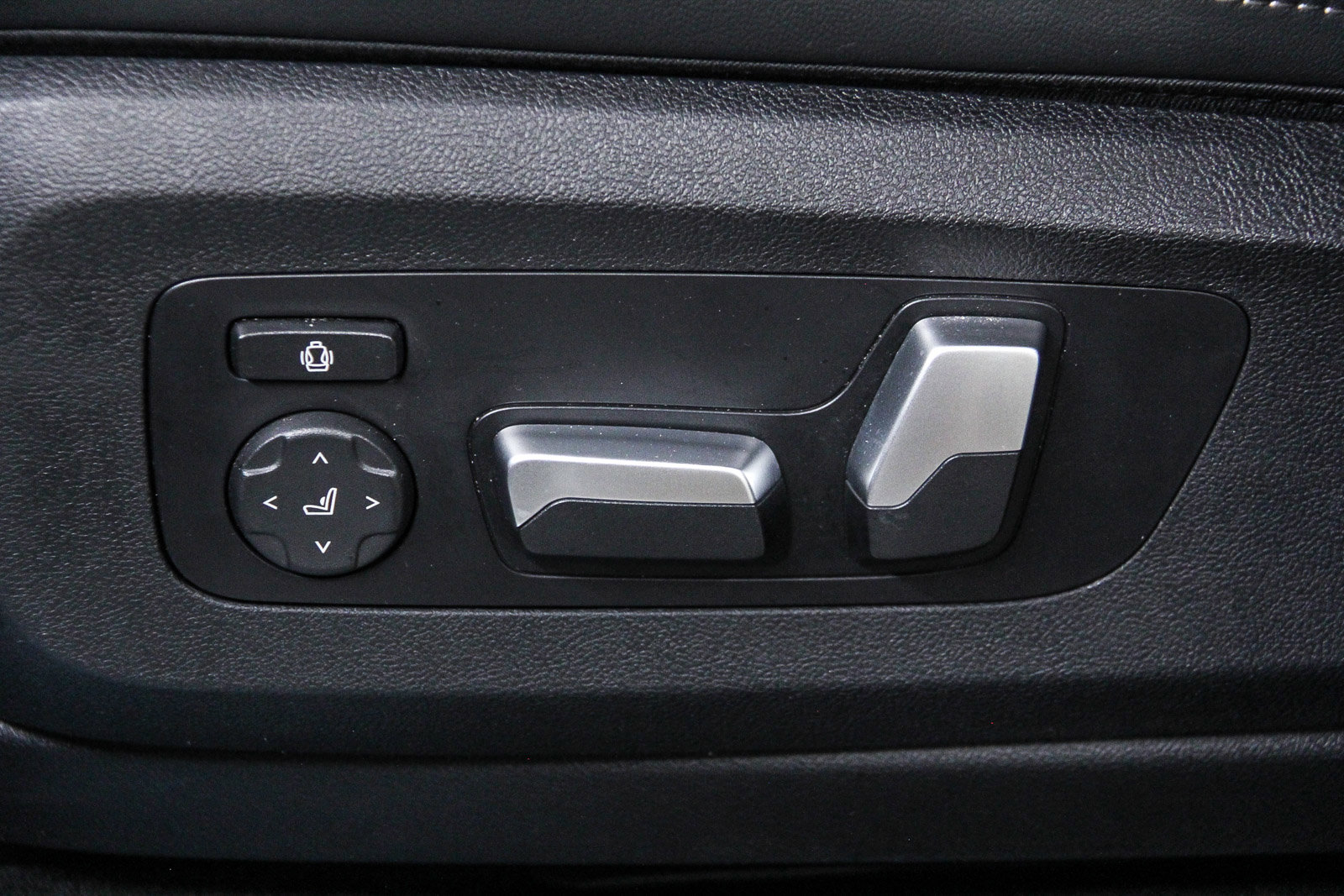 Certified 2023 BMW X5 xDrive45e w/ Parking Assistance Package image 21