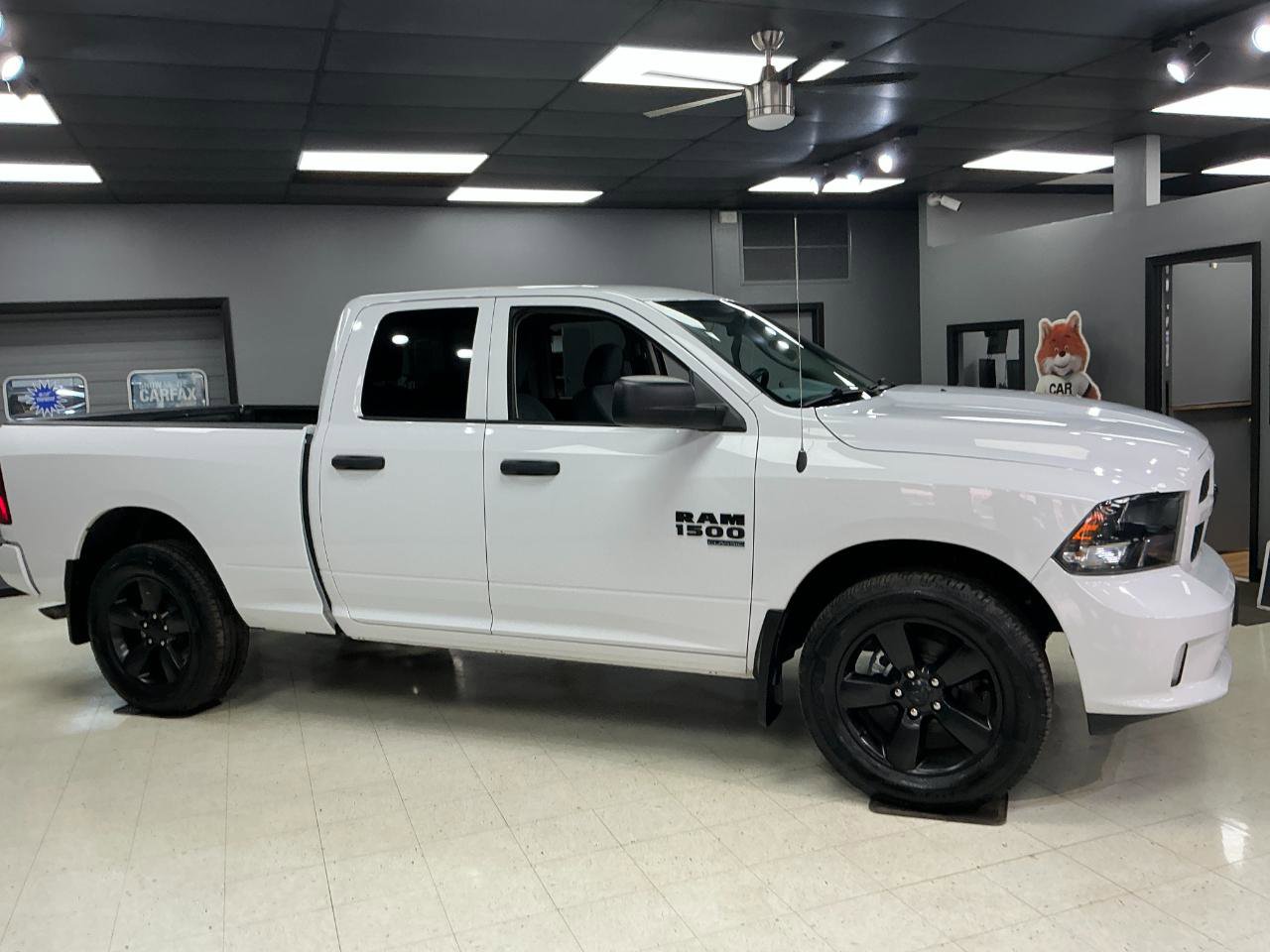 Used 2019 RAM 1500 Express w/ Express Value Package AWD/4WD image 9