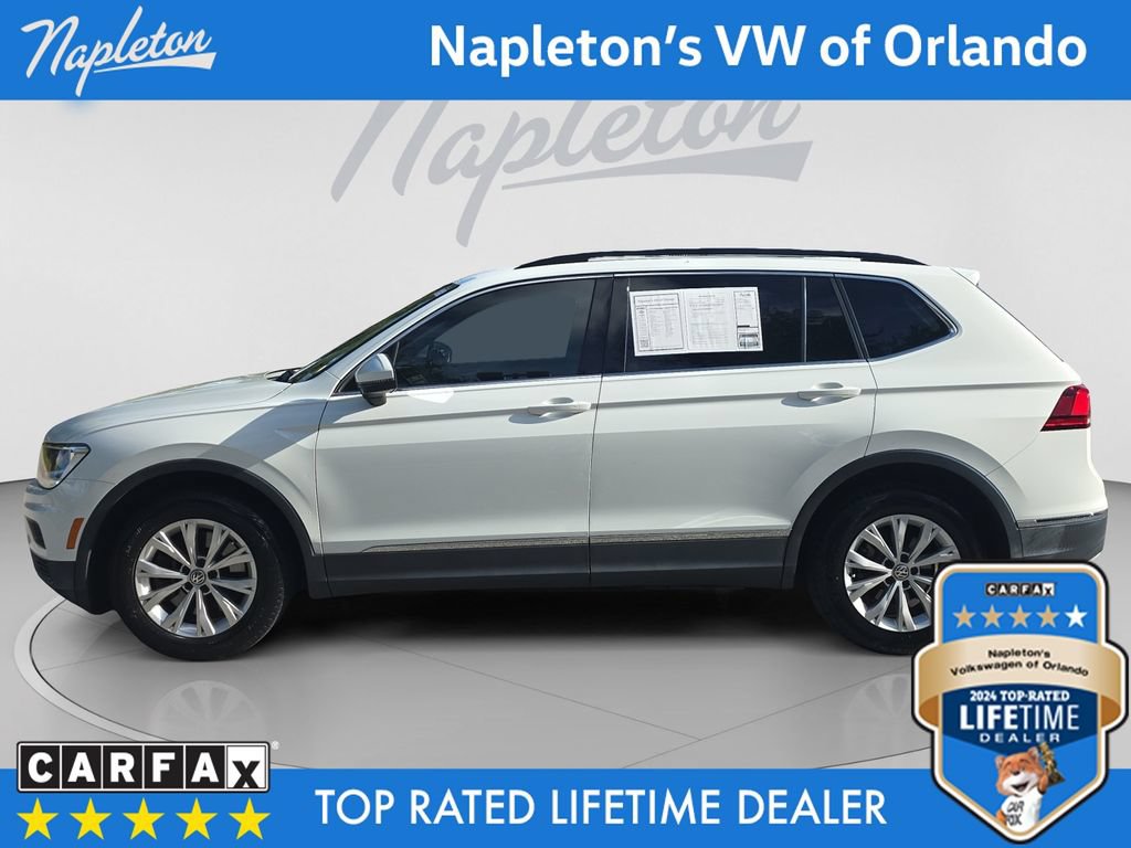Used 2018 Volkswagen Tiguan SE w/ Panoramic Sunroof Package FWD image 2