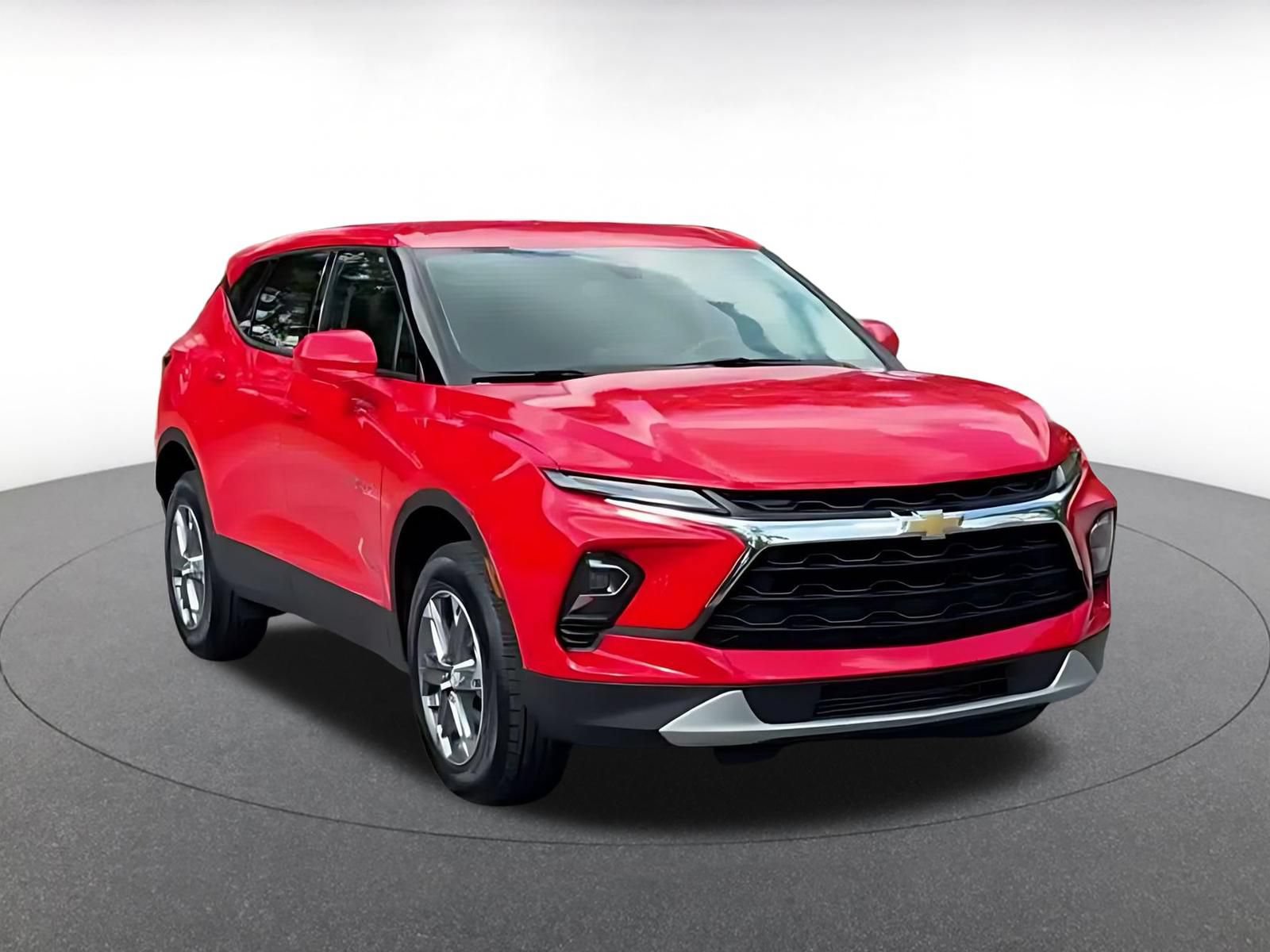 Used 2026 Chevrolet Blazer LT FWD image 3