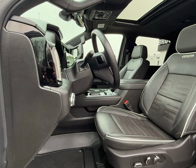 Used 2025 GMC Sierra 2500 AT4X image 17