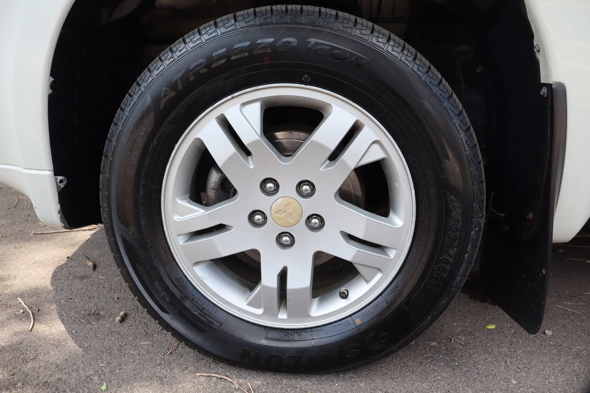 Used 2008 Mitsubishi Endeavor LS AWD/4WD image 38