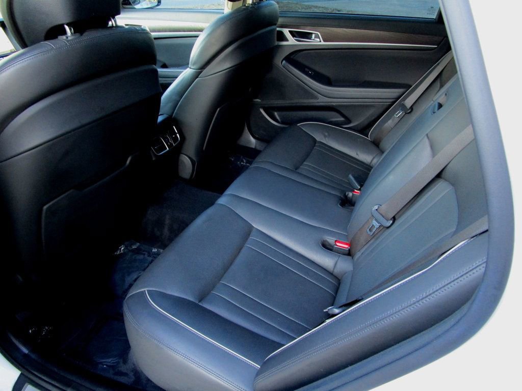 Used 2016 Hyundai Genesis 3.8 w/ Option Group 04 image 17
