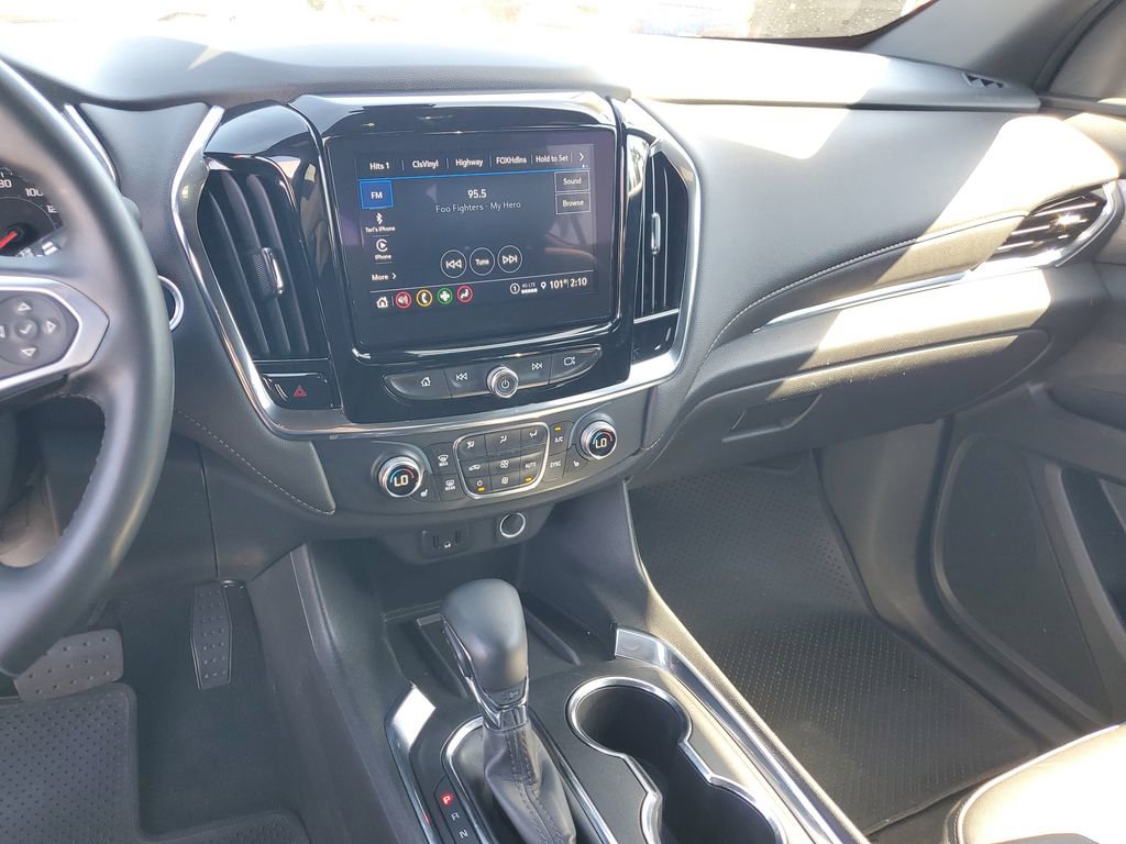 Used 2023 Chevrolet Traverse LT image 29