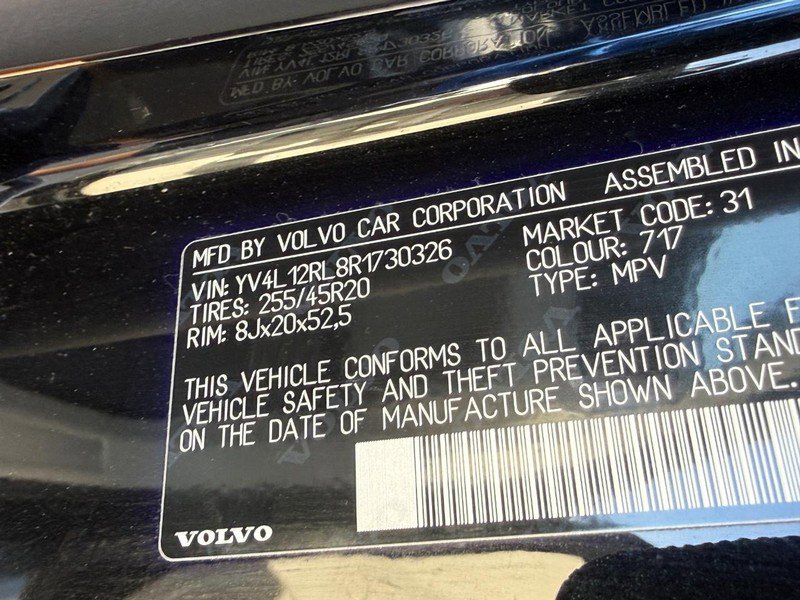 Used 2024 Volvo XC60 B5 Plus w/ Protection Package Premier image 24