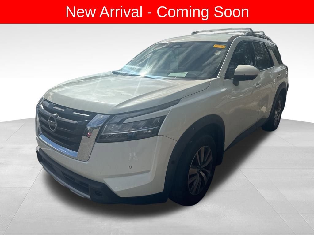 Used 2023 Nissan Pathfinder SL image 2