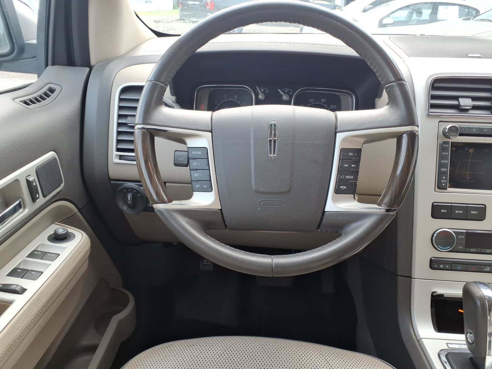 Used 2009 Lincoln MKX AWD image 5