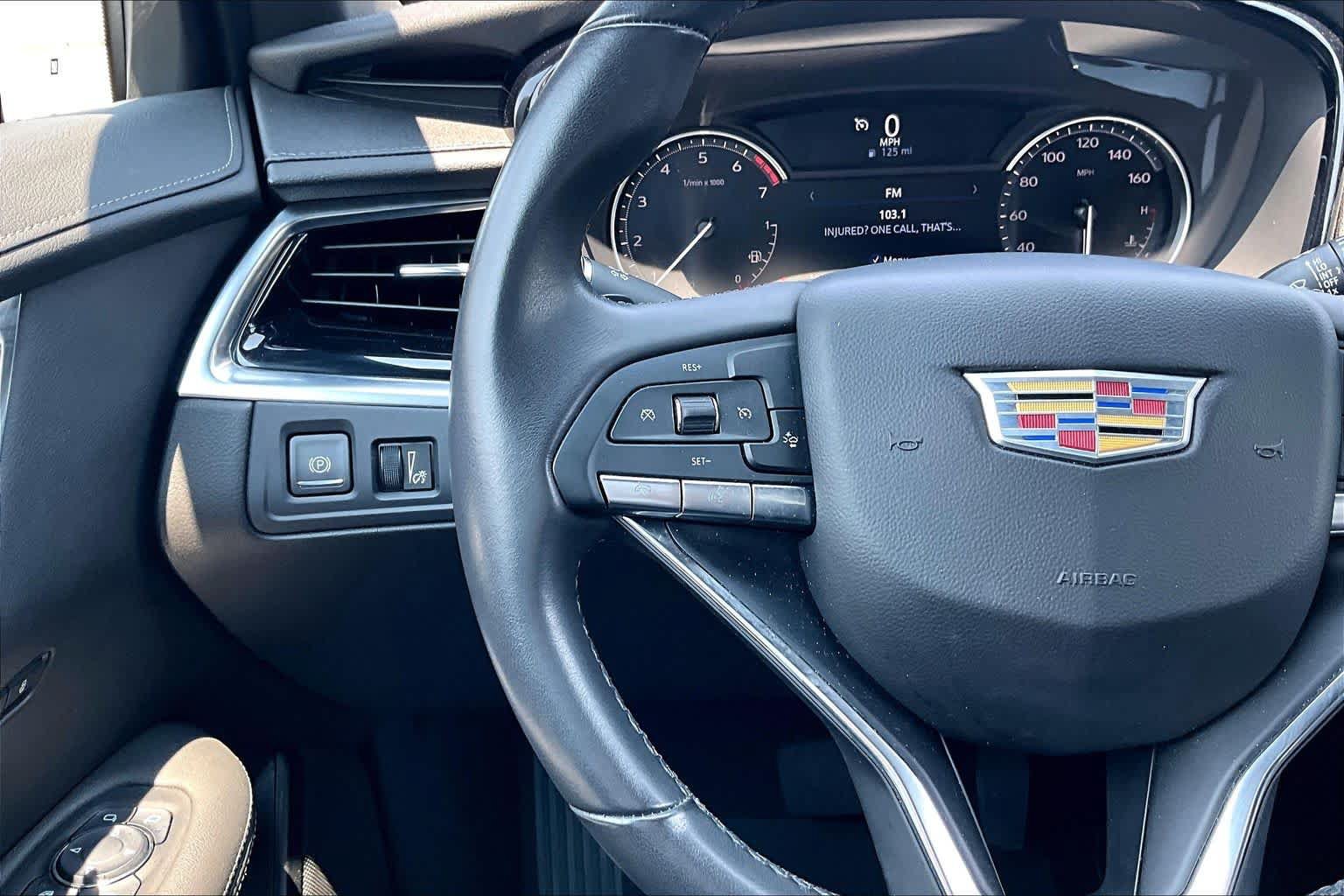 Used 2025 Cadillac XT6 Luxury FWD image 24