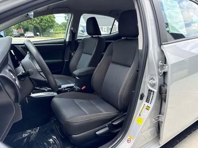 Used 2017 Toyota Corolla LE w/ Carpet Mat Package (TMS) FWD image 10