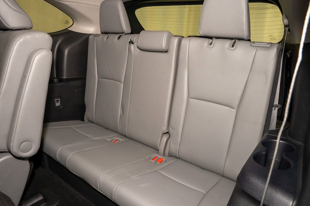 Used 2022 Toyota Highlander XLE image 12