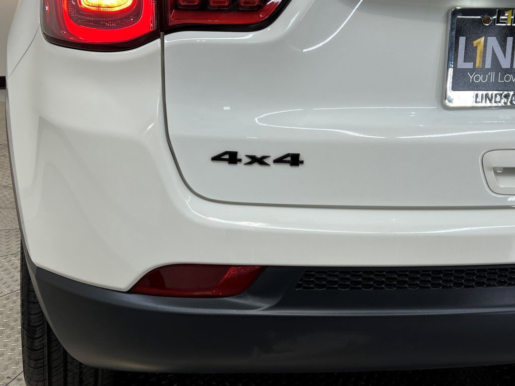 Certified 2021 Jeep Compass Latitude w/ Sun and Sound Group image 9