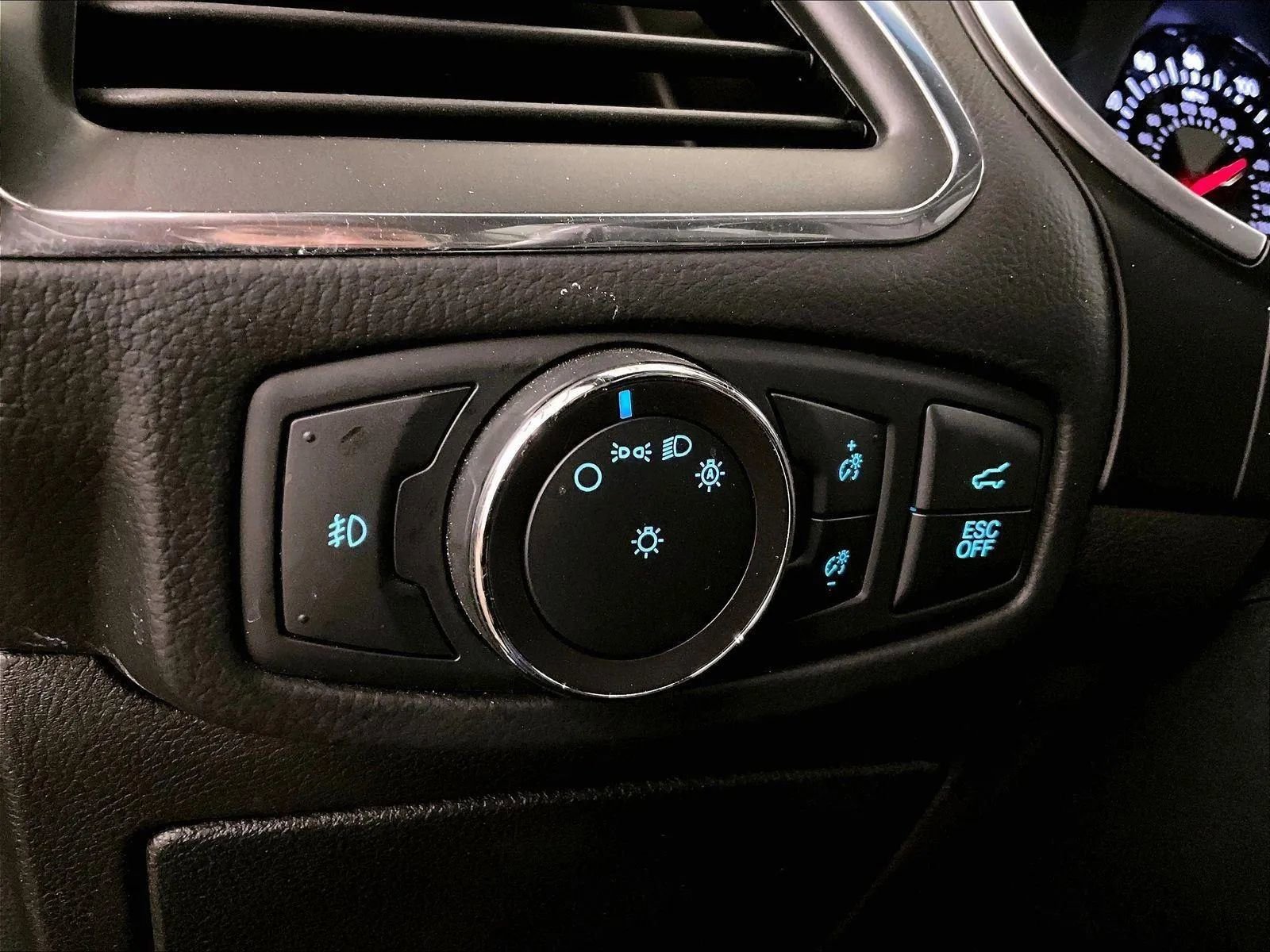 Used 2019 Ford Edge ST w/ Equipment Group 401A AWD/4WD image 30