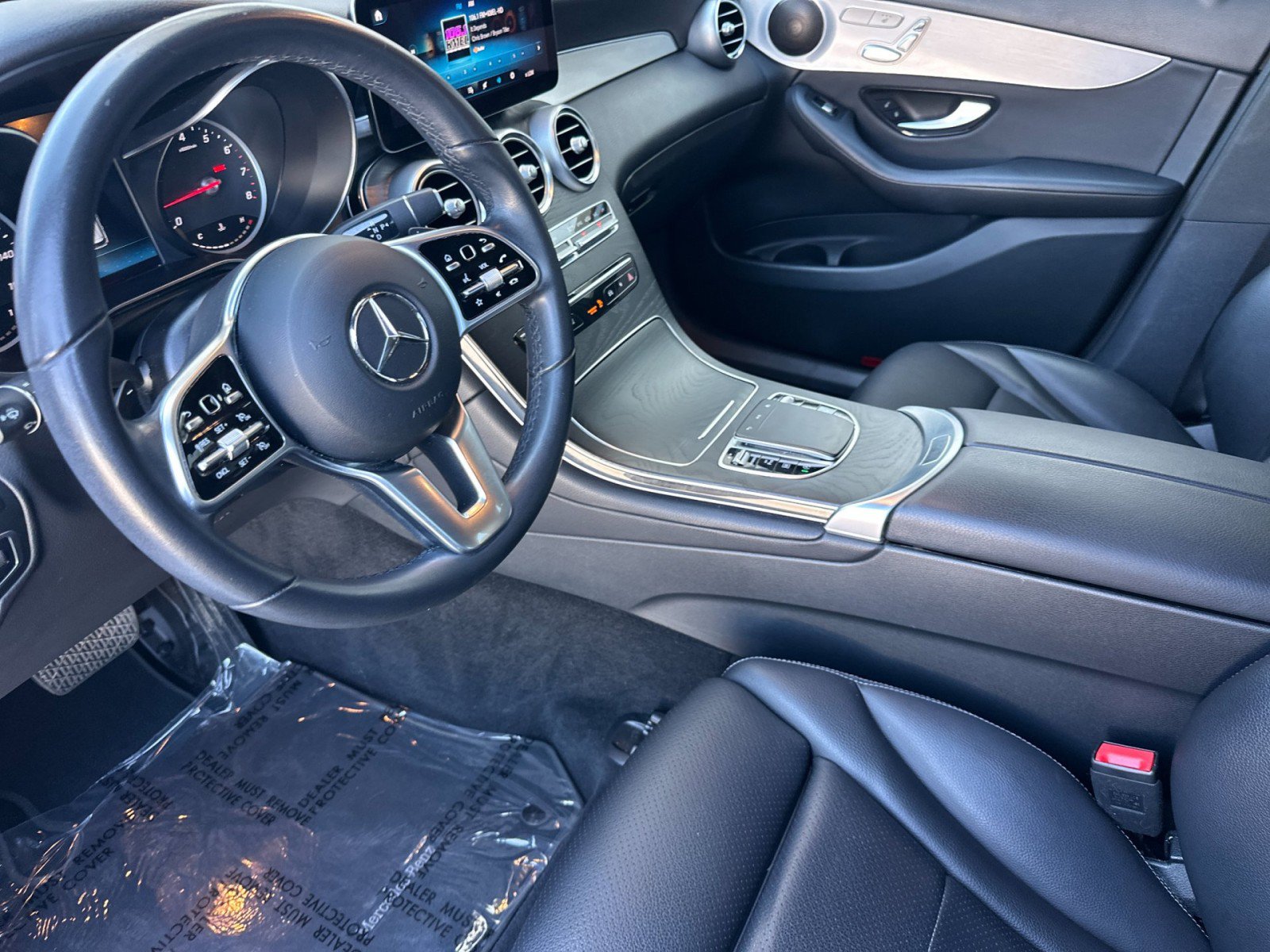 Used 2022 Mercedes-Benz GLC 300 4MATIC image 4