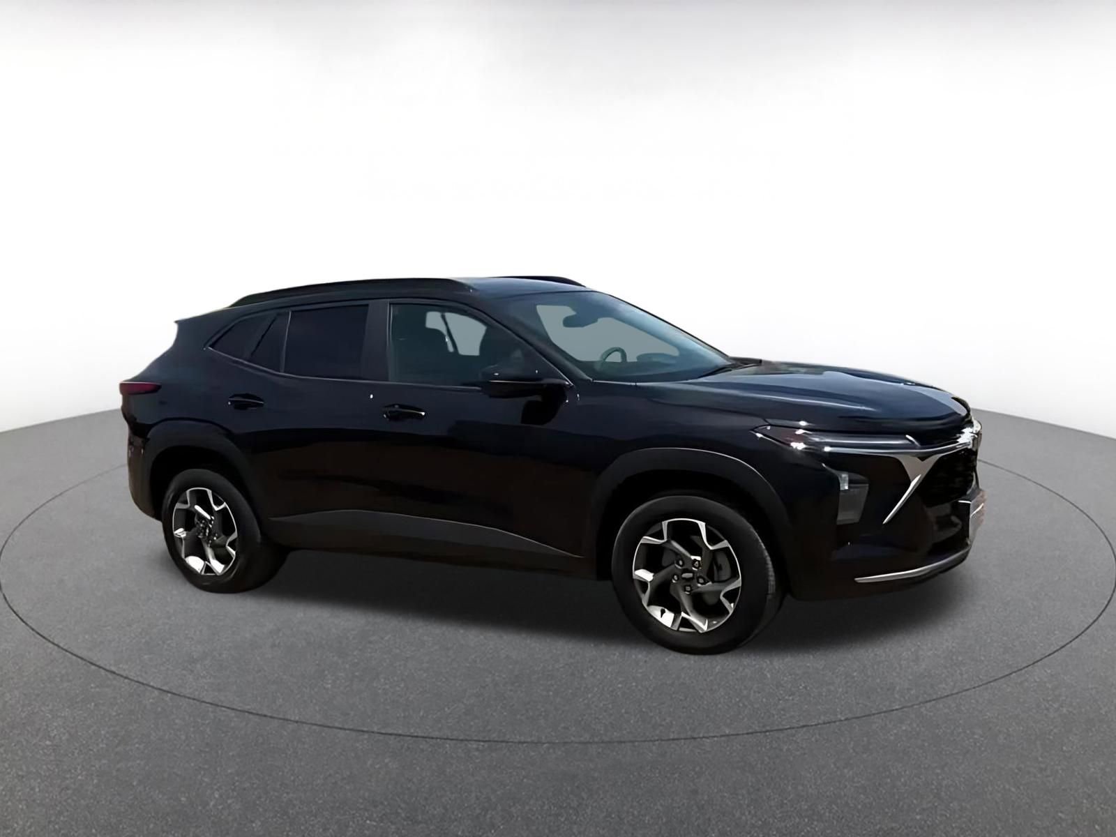 Used 2025 Chevrolet Trax LT FWD video 2