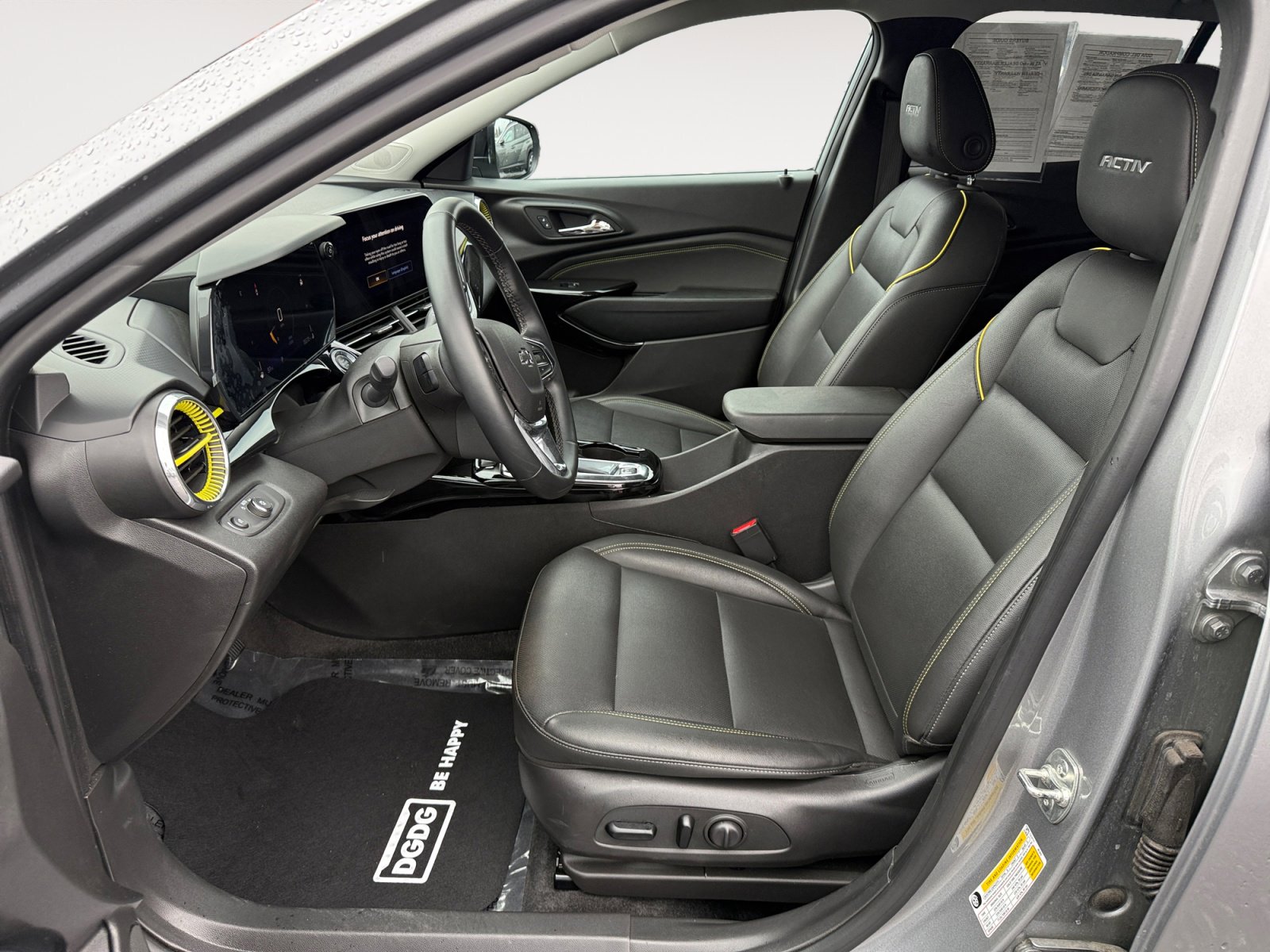 Used 2025 Chevrolet Trax ACTIV image 10