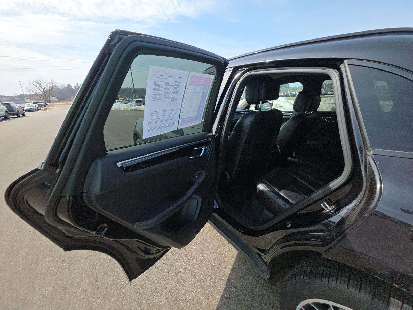 Used 2018 Porsche Macan S image 7