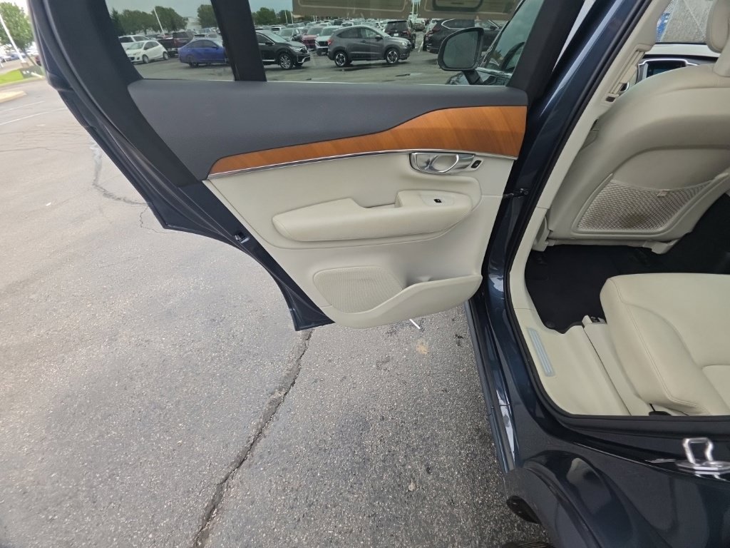 Used 2021 Volvo XC90 T8 Inscription Expression w/ Protection Package Premier AWD/4WD image 25