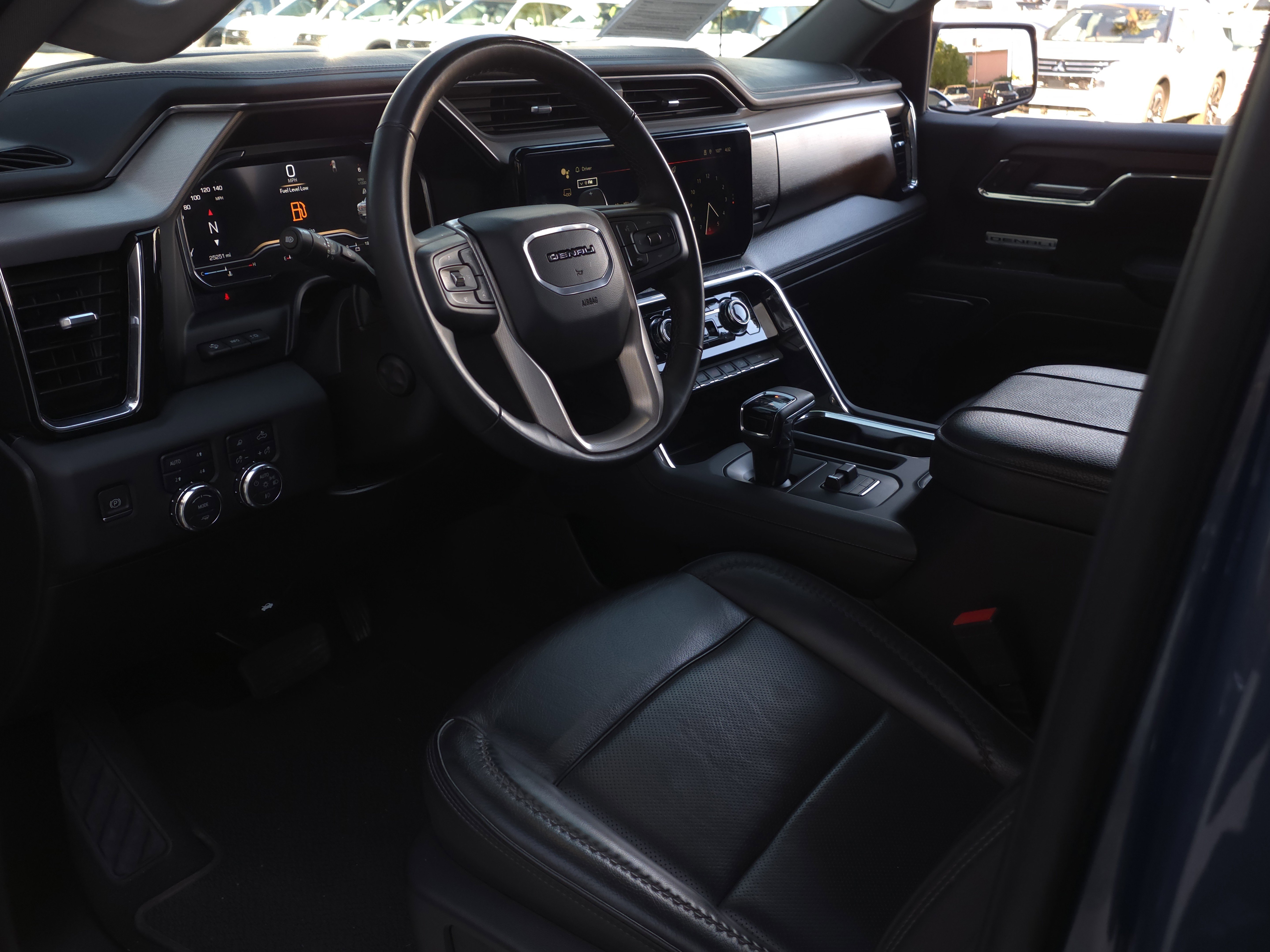 Used 2024 GMC Sierra 1500 Denali w/ Technology Package image 10