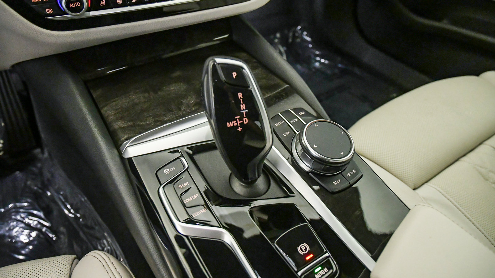 Certified 2023 BMW 540i w/ Premium Package RWD image 22
