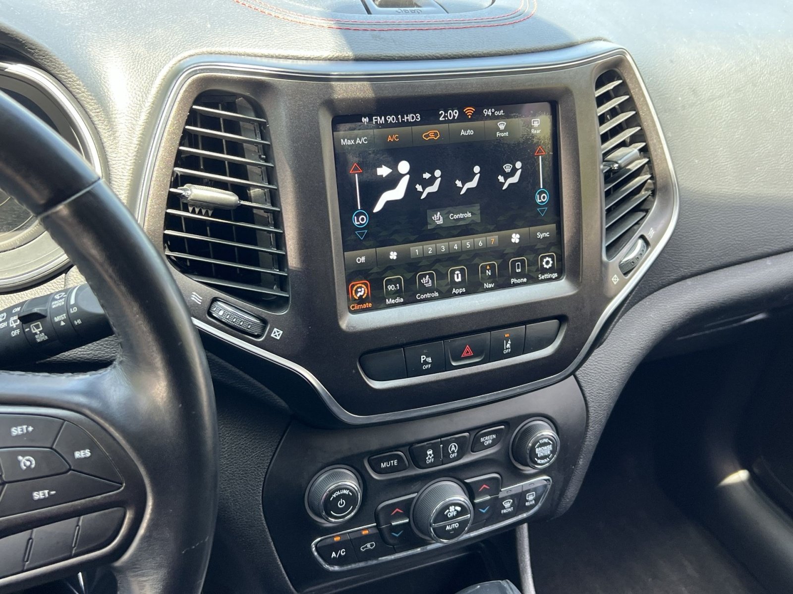 Used 2021 Jeep Cherokee Trailhawk w/ Sun, Sound & Nav Group AWD/4WD image 26