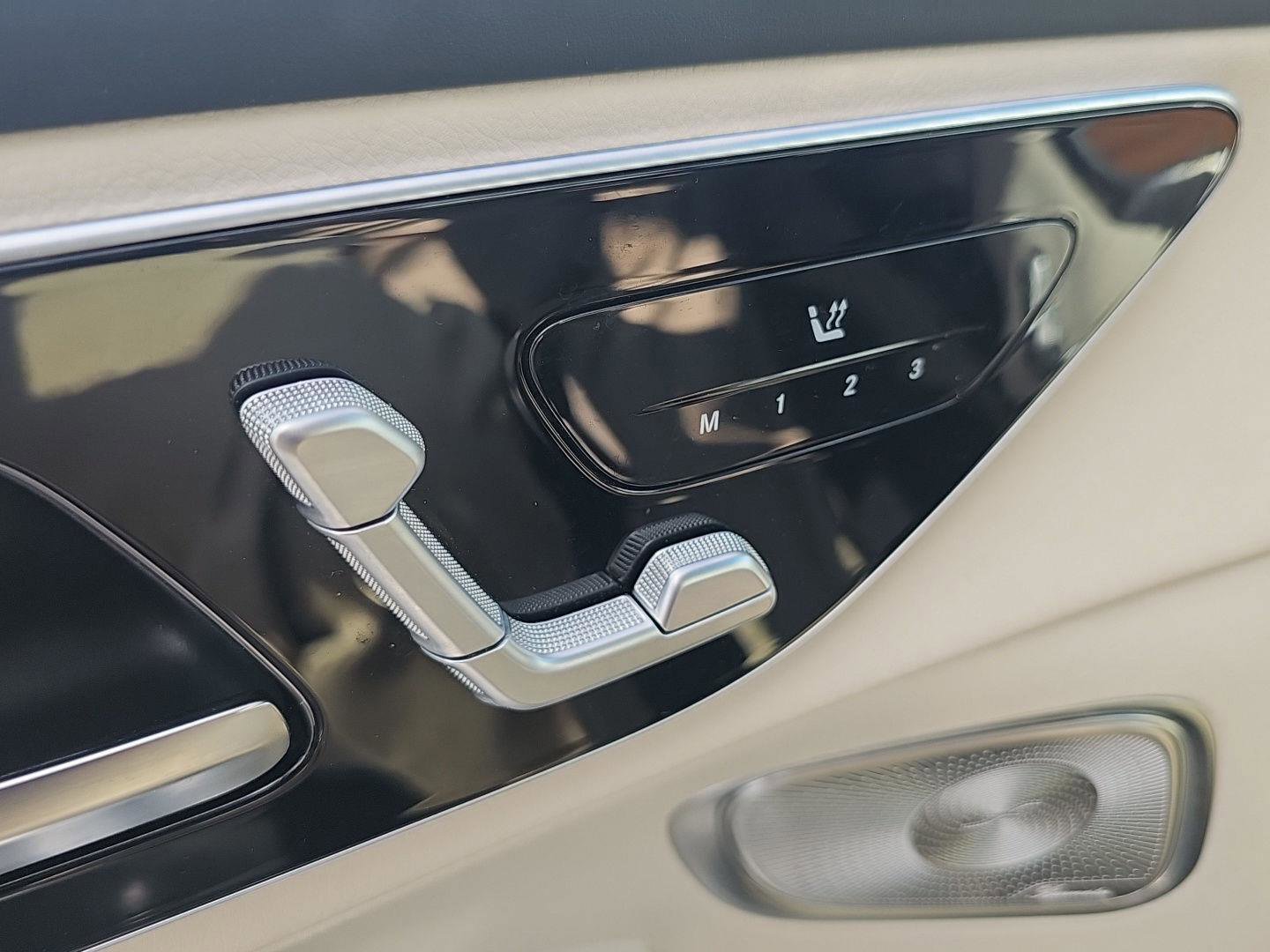 Used 2023 Mercedes-Benz GLC 300 4MATIC image 14