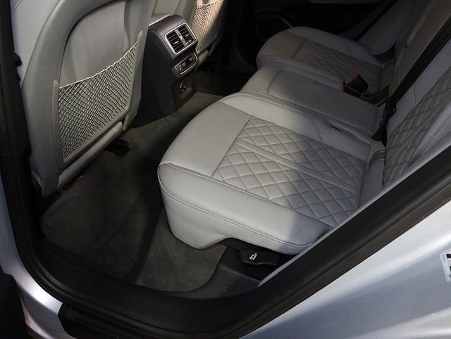Used 2018 Audi SQ5 Prestige image 30