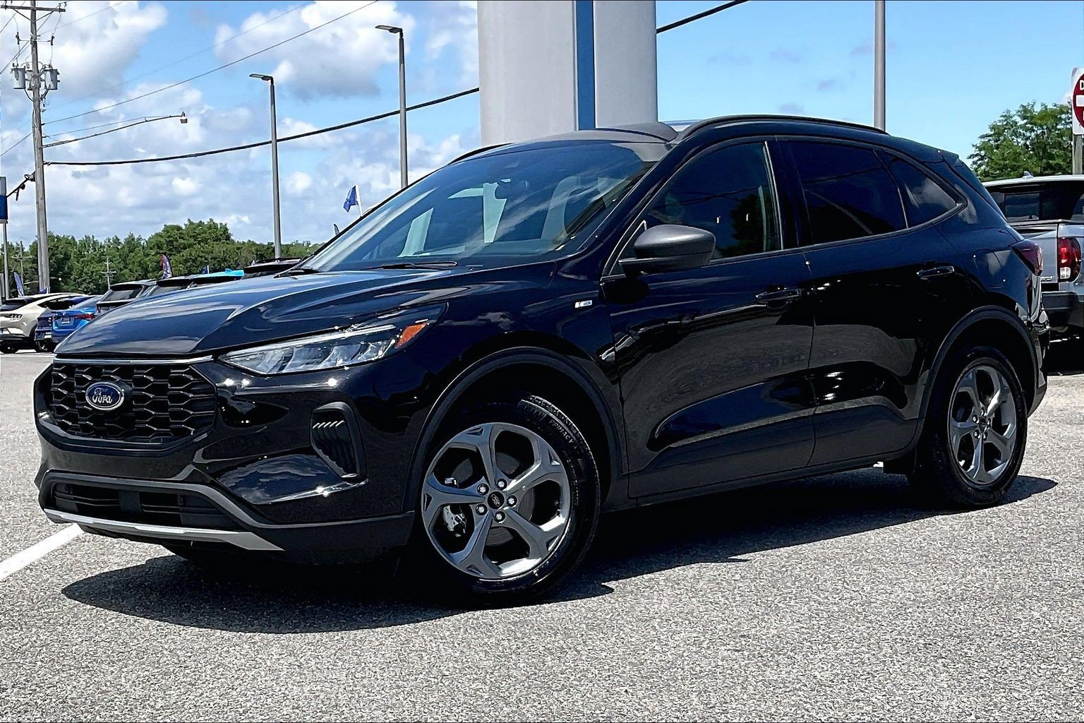 Certified 2025 Ford Escape ST-Line w/ Equipment Group 301A FWD image 3