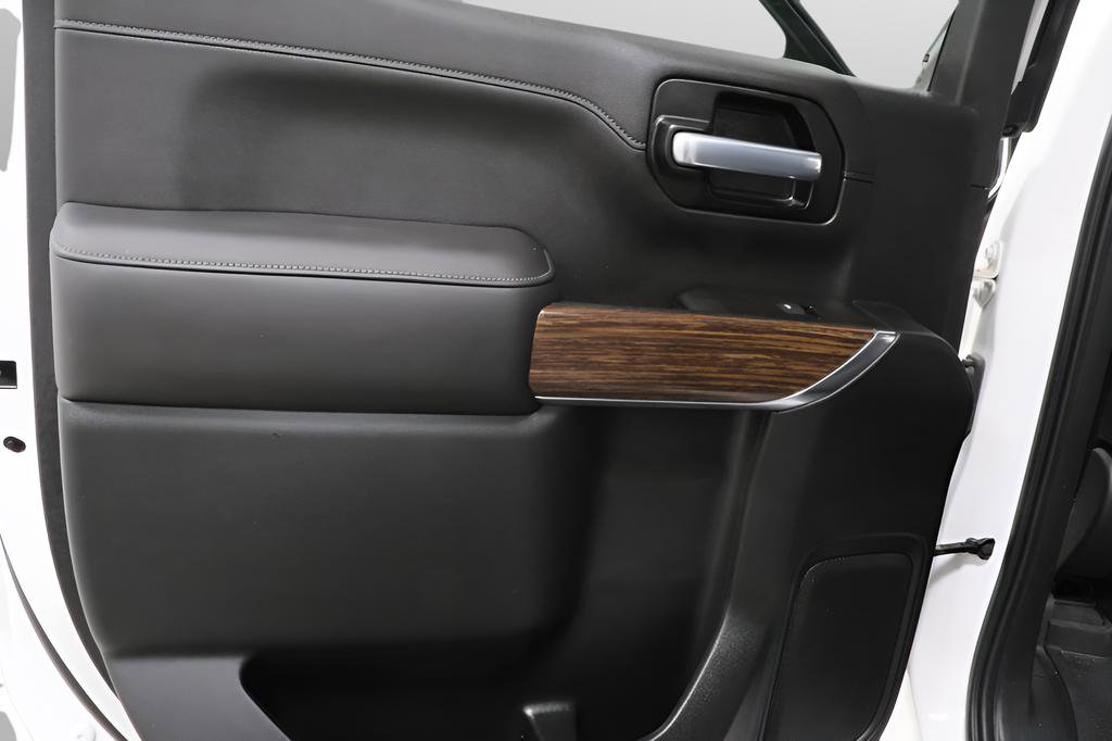 Used 2021 Chevrolet Silverado 1500 High Country w/ Technology Package image 26