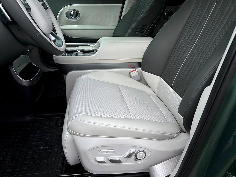 New 2026 Hyundai Ioniq 9 Calligraphy image 9