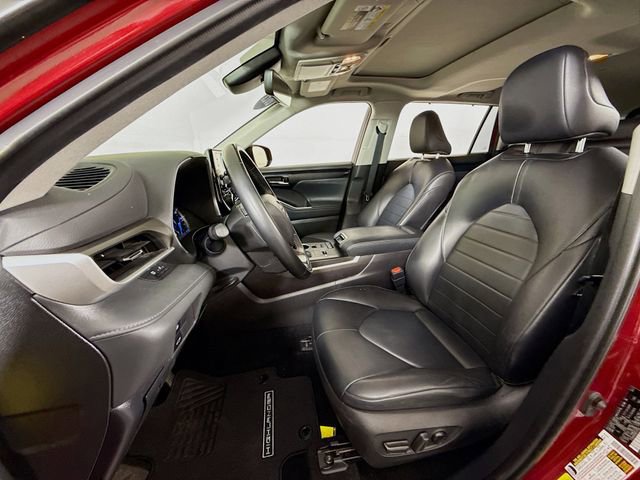 Used 2022 Toyota Highlander XLE image 5