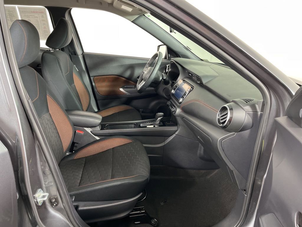 Used 2024 Nissan Kicks SR image 6
