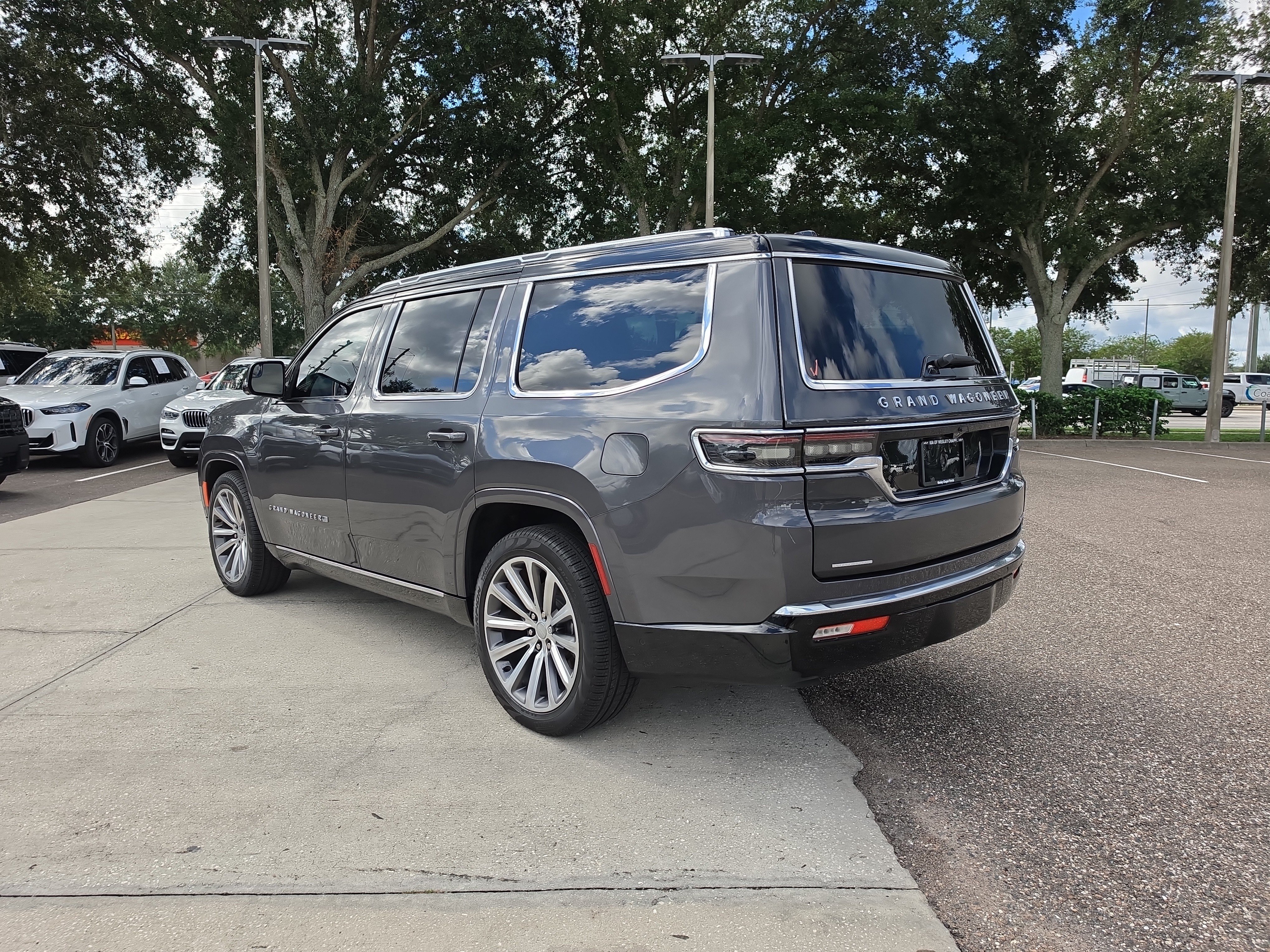 Used 2023 Jeep Grand Wagoneer Series II AWD/4WD image 6