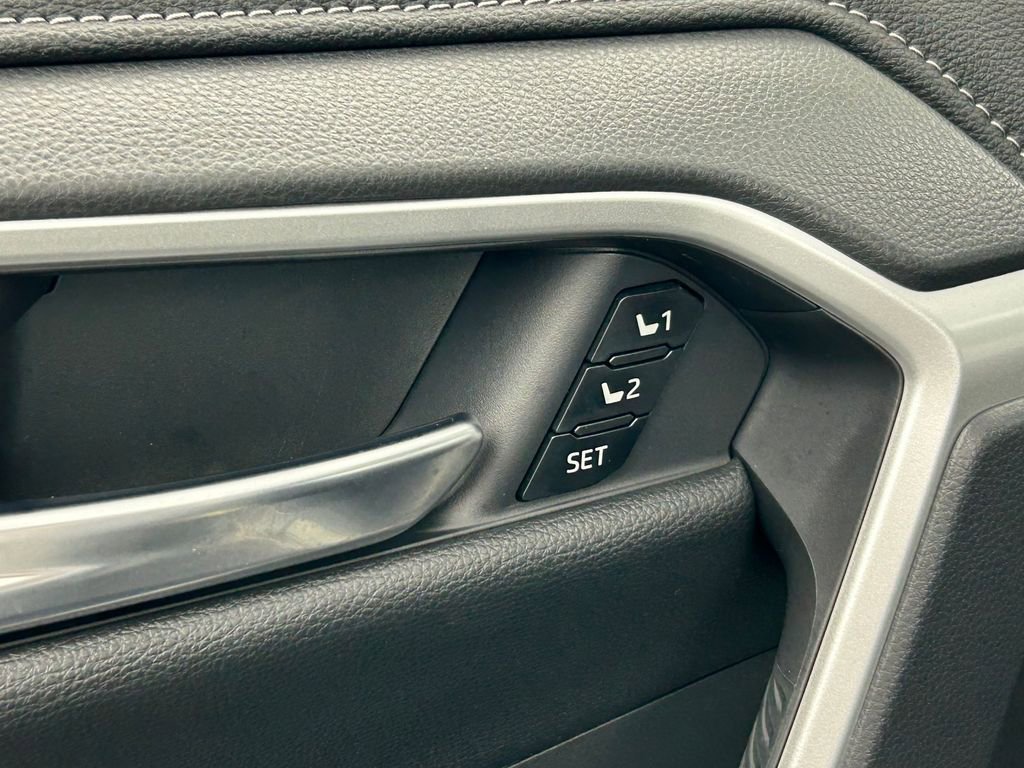 Used 2025 Toyota RAV4 Limited image 21