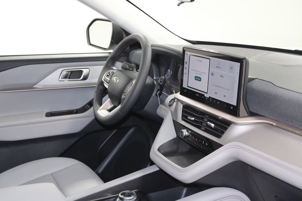 New 2026 Ford Explorer Active RWD image 31