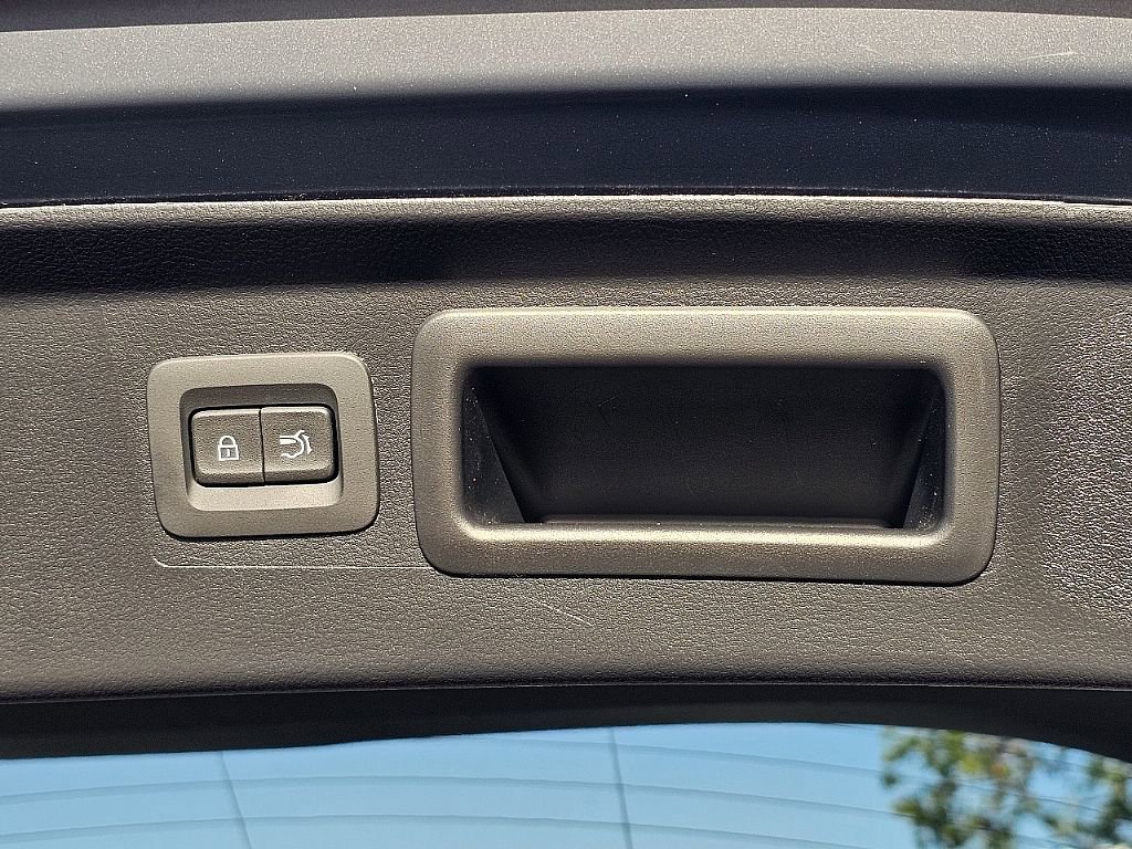 Certified 2025 MAZDA CX-50 AWD 2.5 Hybrid w/ Premium Pkg image 13