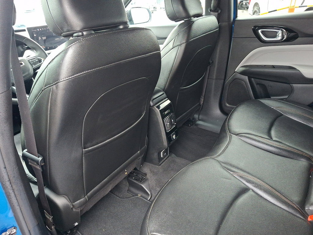 Used 2024 Jeep Compass Limited image 20