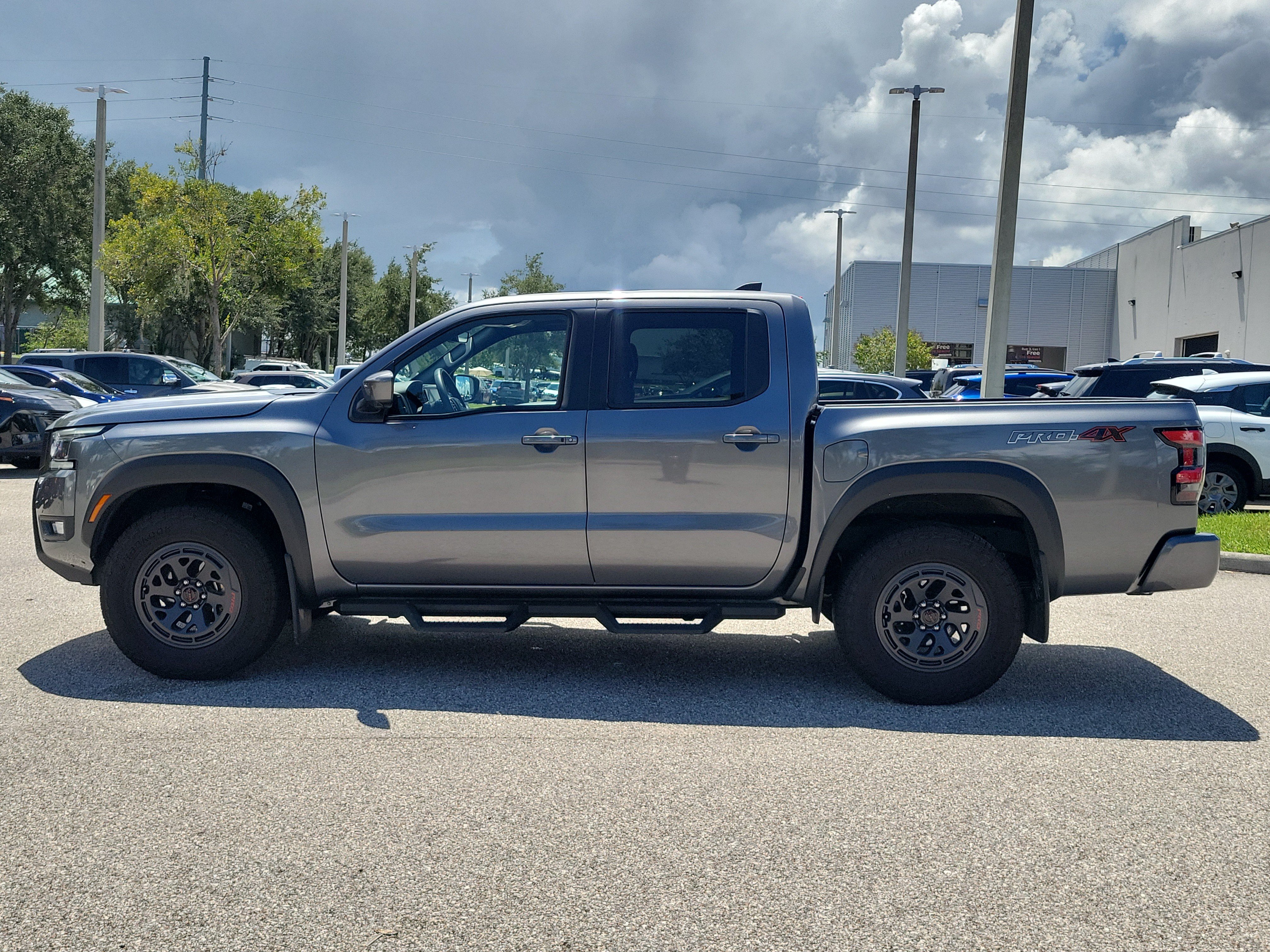 Certified 2025 Nissan Frontier PRO-4X w/ Pro Premium Package AWD/4WD image 8