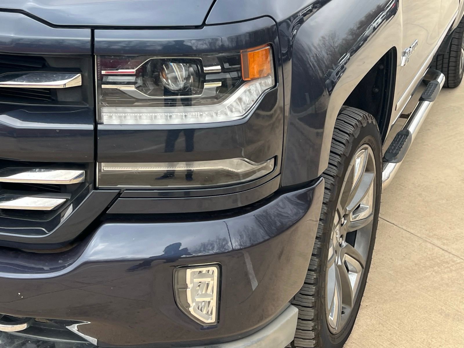 Used 2018 Chevrolet Silverado 1500 LTZ Z71 w/ Centennial Edition AWD/4WD image 4