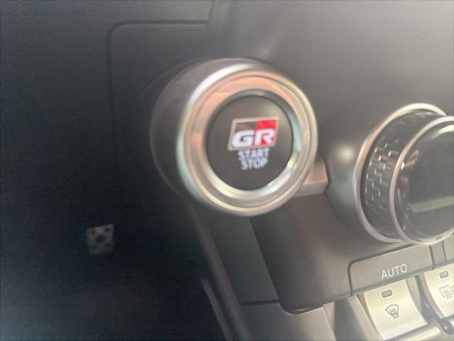 Used 2025 Toyota GR86 Premium w/ Performance Package RWD image 18