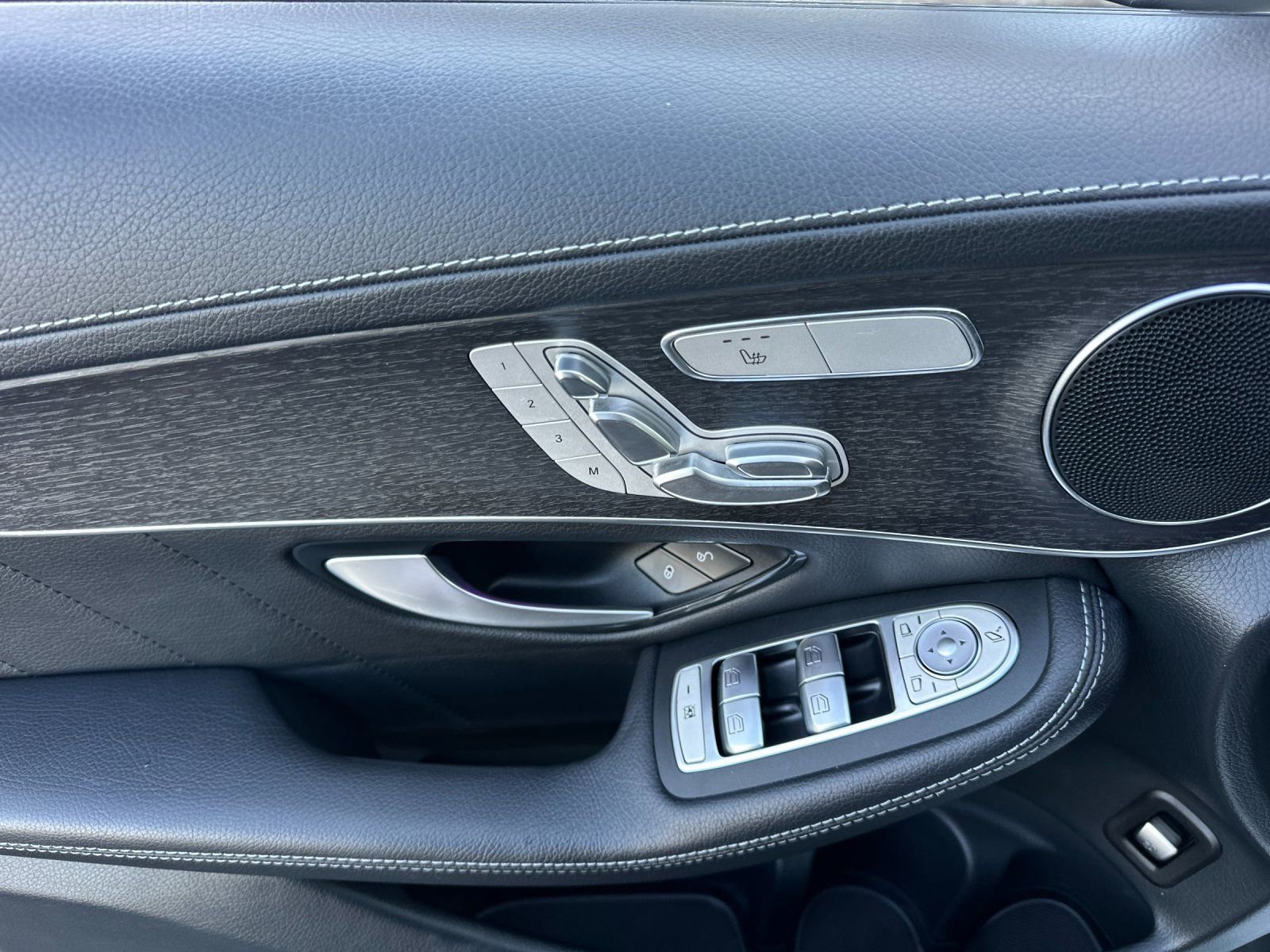 Certified 2022 Mercedes-Benz GLC 300 4MATIC Coupe image 11