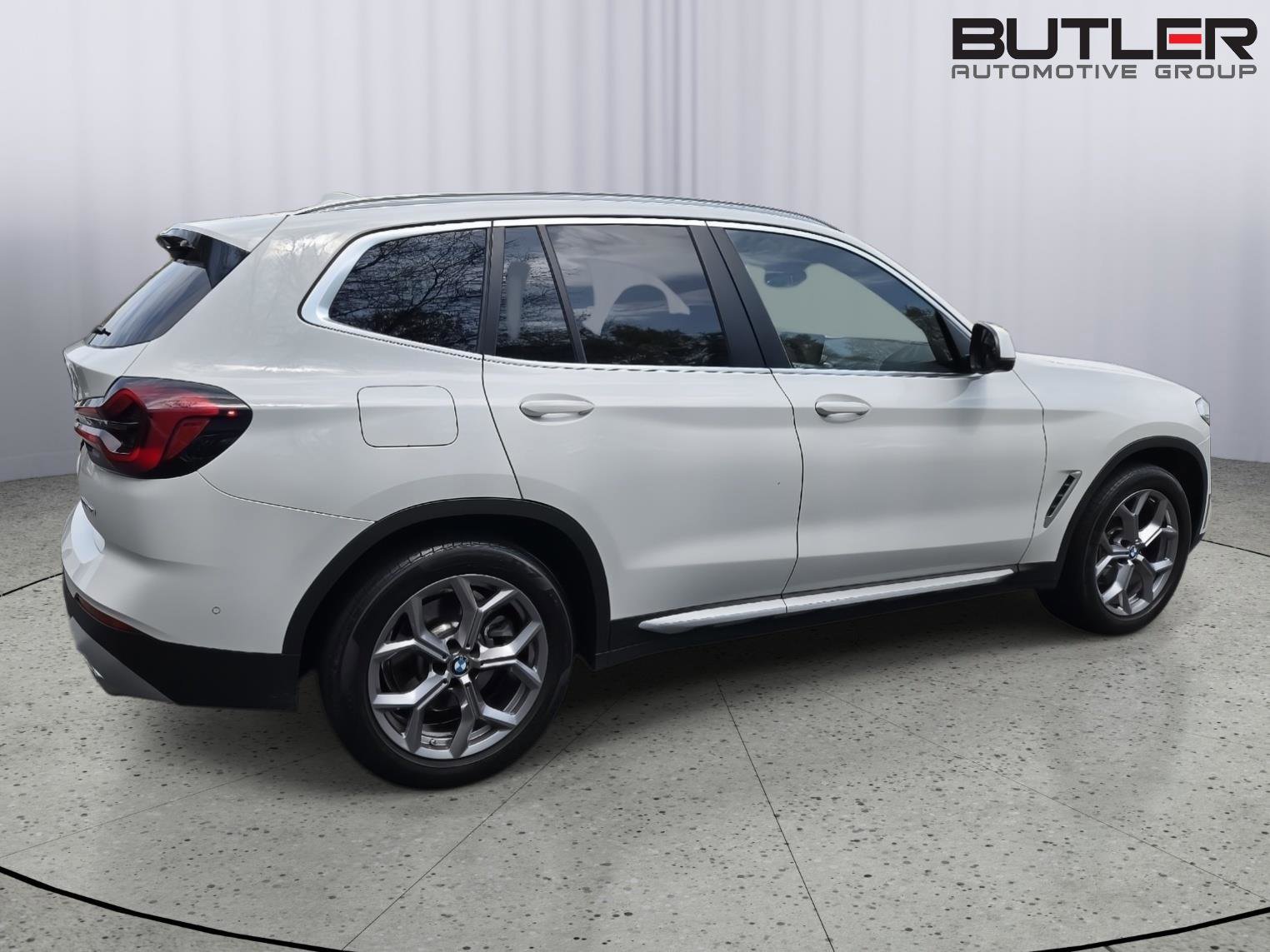 Used 2023 BMW X3 sDrive30i w/ Premium Package image 5