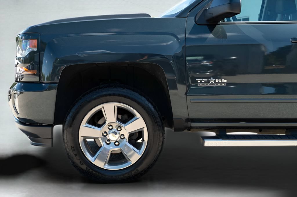 Used 2018 Chevrolet Silverado 1500 LT w/ Texas Edition AWD/4WD image 12