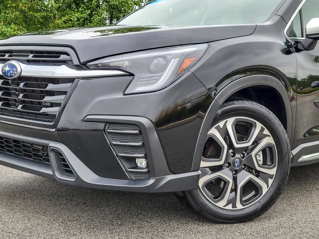 Used 2023 Subaru Ascent Limited w/ Technology Package AWD/4WD image 3