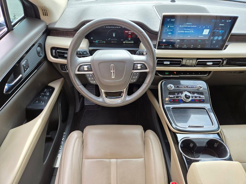 Used 2023 Lincoln Nautilus Reserve w/ Equipment Group 201A image 8