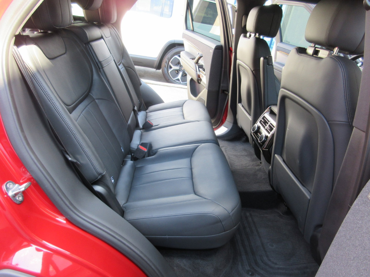 Used 2024 Land Rover Range Rover Sport SE image 34